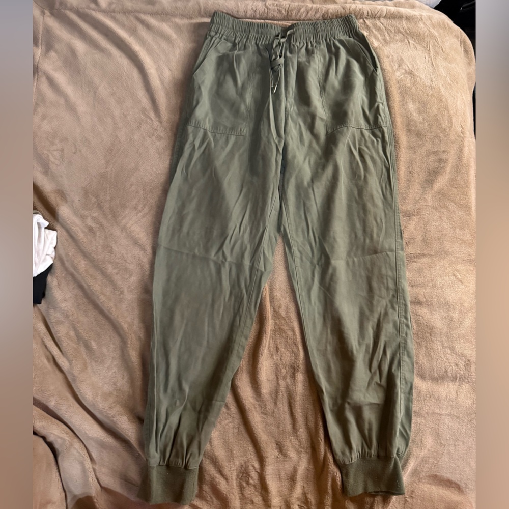Francesca's Collections Olive Green Jogger Pants